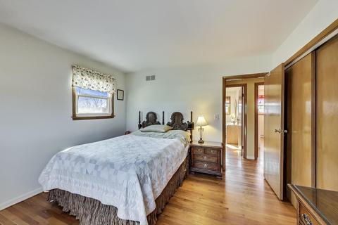 807 E Golfhurst Ave, Mount Prospect, IL 60056 photo 12
