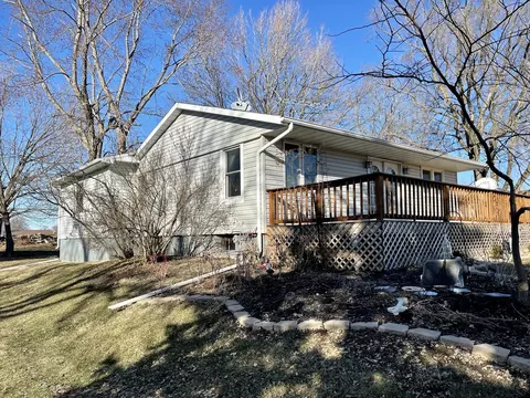 122 E 2nd St, Wyanet, IL 61379 photo 2