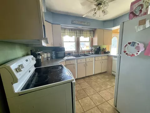 122 E 2nd St, Wyanet, IL 61379 photo 10