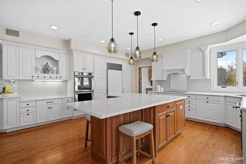 1561 Camden Pl, Wheaton, IL 60189 photo 3