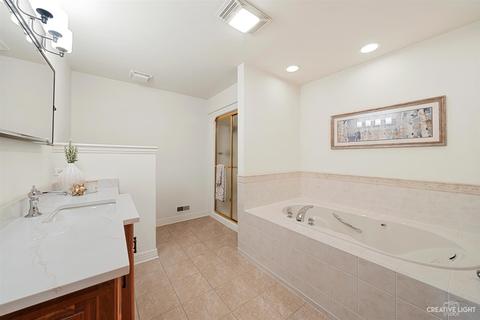 1561 Camden Pl, Wheaton, IL 60189 photo 32