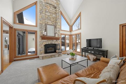 1561 Camden Pl, Wheaton, IL 60189 photo 8