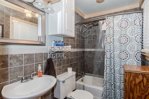 205 E Washington St, Gardner, IL 60424 photo 17
