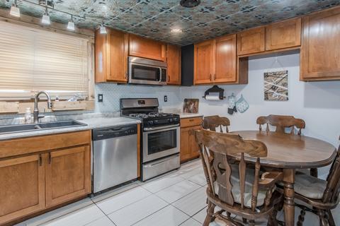 205 E Washington St, Gardner, IL 60424 photo 9
