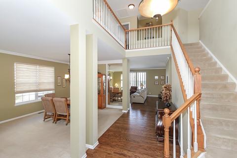 611 Biltmore Dr, Bartlett, IL 60103 photo 4