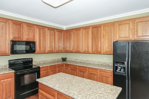 611 Biltmore Dr, Bartlett, IL 60103 photo 8