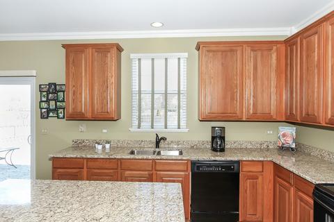 611 Biltmore Dr, Bartlett, IL 60103 photo 7