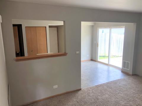 845 Symphony Dr, Aurora, IL 60504 photo 5
