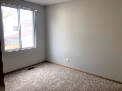 845 Symphony Dr, Aurora, IL 60504 photo 8