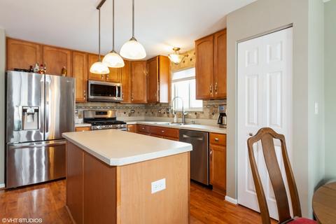 14448 Independence Dr, Plainfield, IL 60544 photo 3