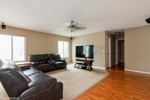 14448 Independence Dr, Plainfield, IL 60544 photo 4