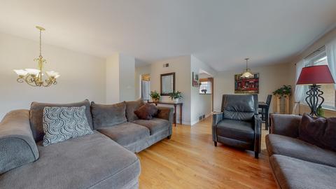 8649 Patricia Dr, Lyons, IL 60534 photo 3