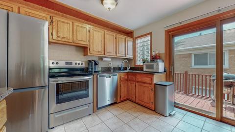 8649 Patricia Dr, Lyons, IL 60534 photo 5