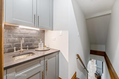 49 E Bellevue Pl, Chicago, IL 60611 photo 13