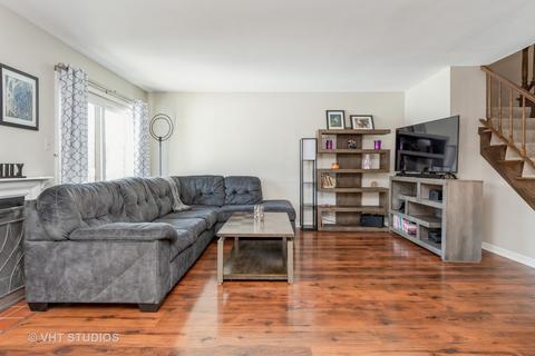 1459 Blackburn St, Wheaton, IL 60189 photo 2
