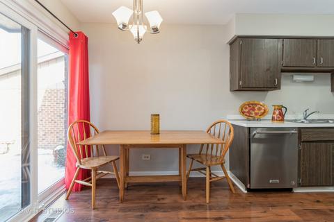 1459 Blackburn St, Wheaton, IL 60189 photo 5