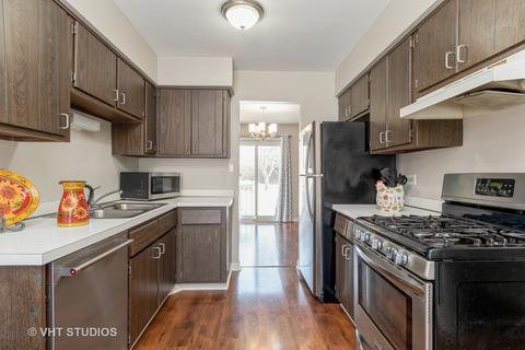 1459 Blackburn St, Wheaton, IL 60189 photo 4