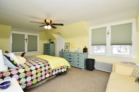 347 S Wolf Rd, Des Plaines, IL 60016 photo 11