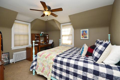 347 S Wolf Rd, Des Plaines, IL 60016 photo 14