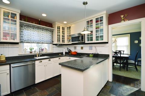 347 S Wolf Rd, Des Plaines, IL 60016 photo 9