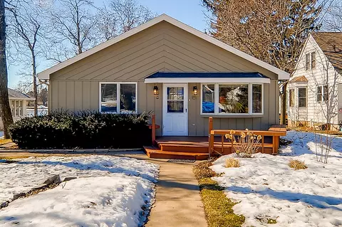 609 S Emerald Dr, Mchenry, IL 60051 photo 1