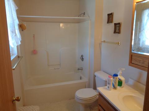 5210 Glenbrook Trl, Mchenry, IL 60050 photo 9