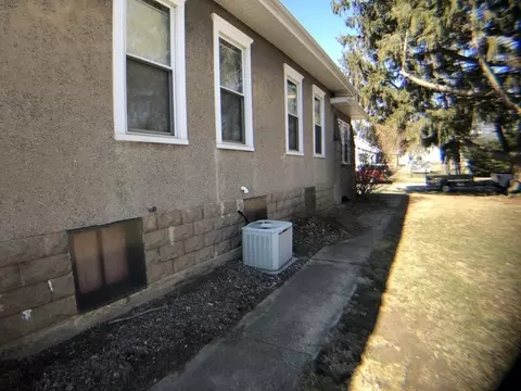 225 E Minnesota St, Spring Valley, IL 61362 photo 14