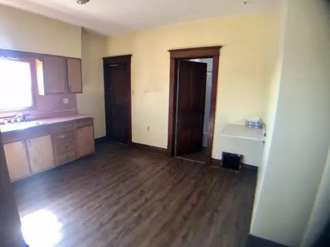 225 E Minnesota St, Spring Valley, IL 61362 photo 5