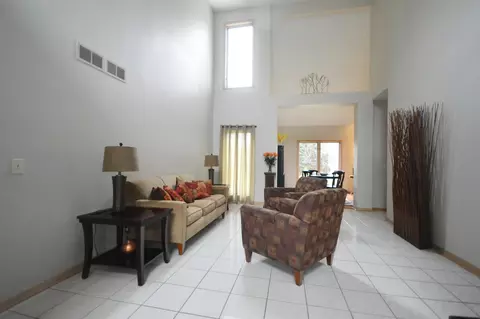 4952 Westhill Cir, Plainfield, IL 60586 photo 4