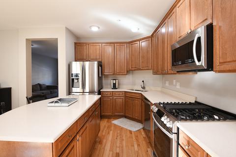 309 Bradbury Ln, Bartlett, IL 60103 photo 9