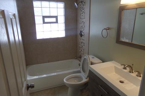 15335 Cherry Ln, Markham, IL 60428 photo 10