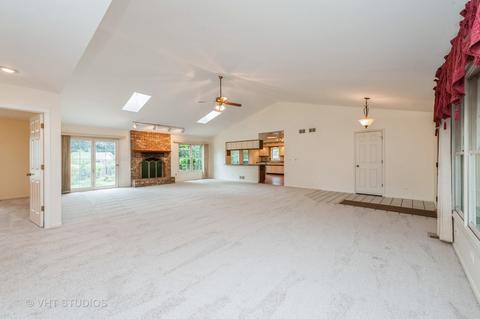 1121 Prairie Dr, Algonquin, IL 60102 photo 3