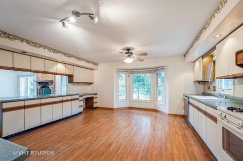 1121 Prairie Dr, Algonquin, IL 60102 photo 4