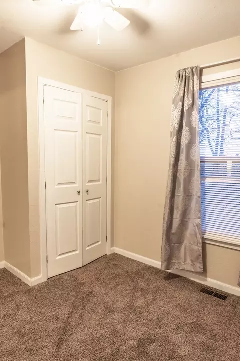 403 N Walnut St, Arrowsmith, IL 61722 photo 28