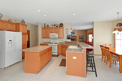 108 Marsh Hawk Dr, Le Roy, IL 61752 photo 12