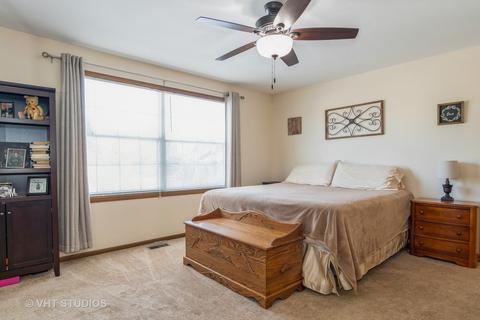 4549 Burnham Dr, Hoffman Estates, IL 60192 photo 5