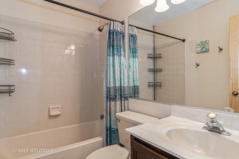 4549 Burnham Dr, Hoffman Estates, IL 60192 photo 8