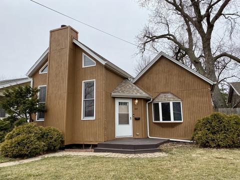 1618 E Oakland Ave, Bloomington, IL 61701 photo 1