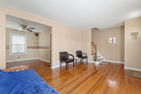 1766 Howard Ave, Des Plaines, IL 60018 photo 9