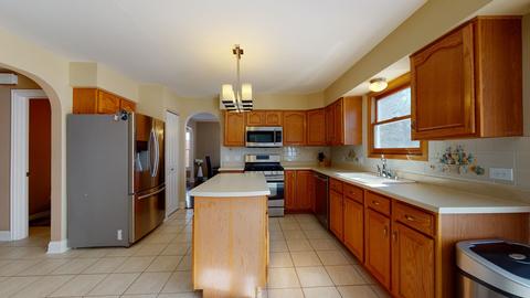 95 Center Ave, Wheeling, IL 60090 photo 8