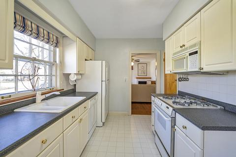 567 E Washington St, Des Plaines, IL 60016 photo 6