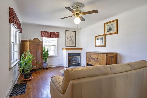 567 E Washington St, Des Plaines, IL 60016 photo 3