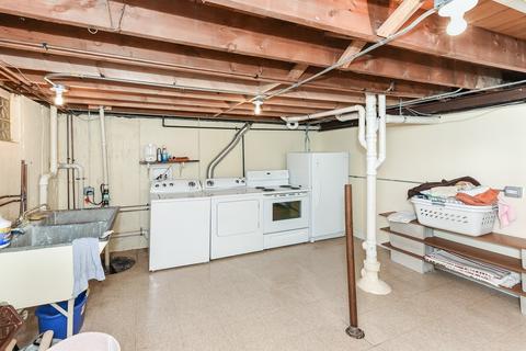 887 S Wolf Rd, Des Plaines, IL 60016 photo 22