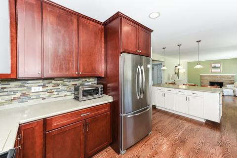 887 S Wolf Rd, Des Plaines, IL 60016 photo 10
