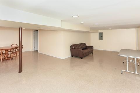 887 S Wolf Rd, Des Plaines, IL 60016 photo 21
