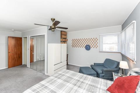 887 S Wolf Rd, Des Plaines, IL 60016 photo 13