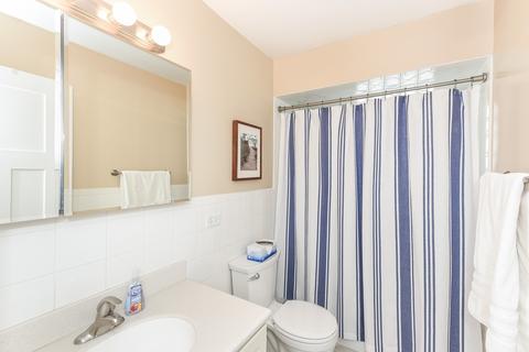 887 S Wolf Rd, Des Plaines, IL 60016 photo 18