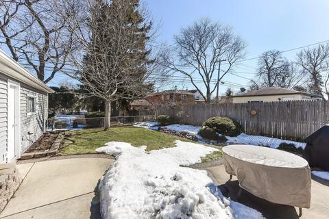 887 S Wolf Rd, Des Plaines, IL 60016 photo 23