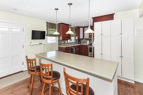 887 S Wolf Rd, Des Plaines, IL 60016 photo 7