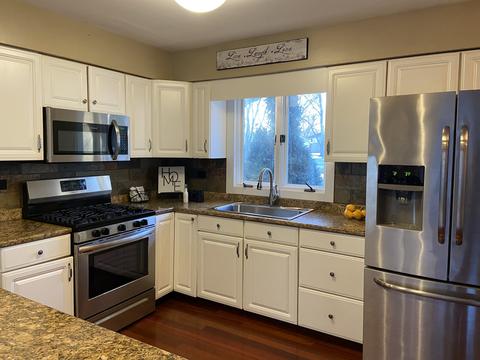 810 Locust Dr, Sleepy Hollow, IL 60118 photo 3